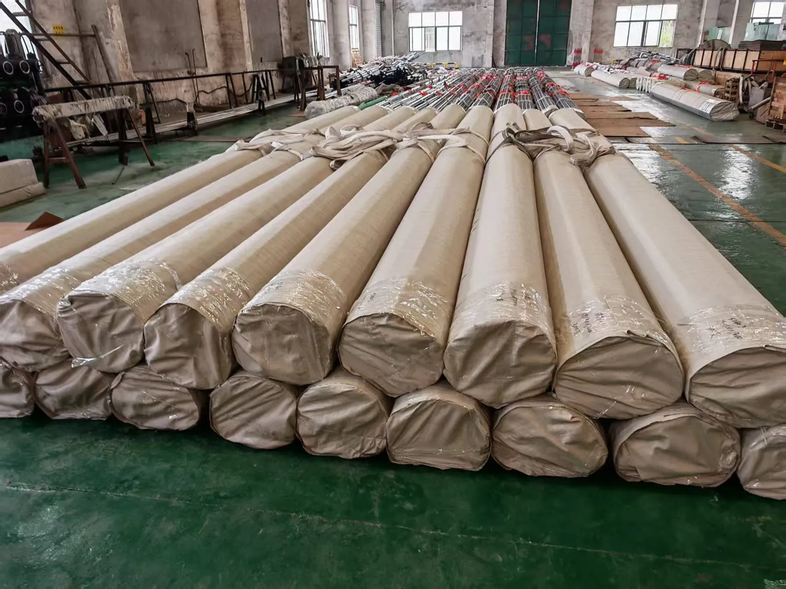 Stainless Tubes Packing by Wooden Box Stainless Tubes Packing by Wooden Box